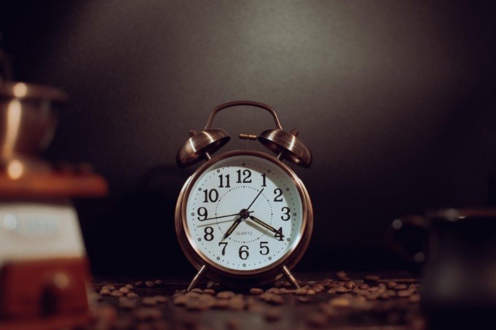 Почему некоторые просыпаются за несколько минут до будильника