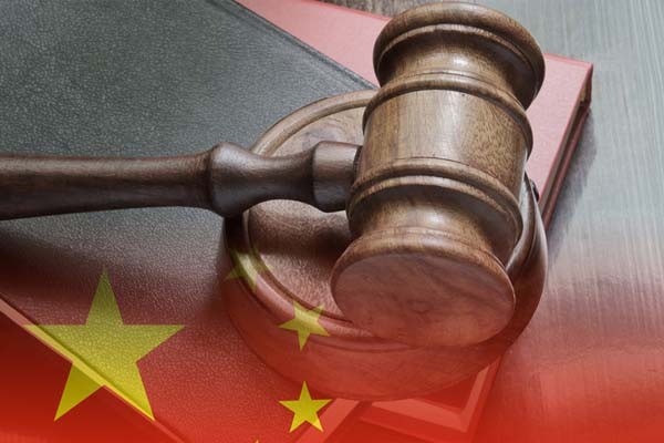 Суд в Китае только через шесть лет разрешил женщине развестись с мужем, пытавшимся ее убить