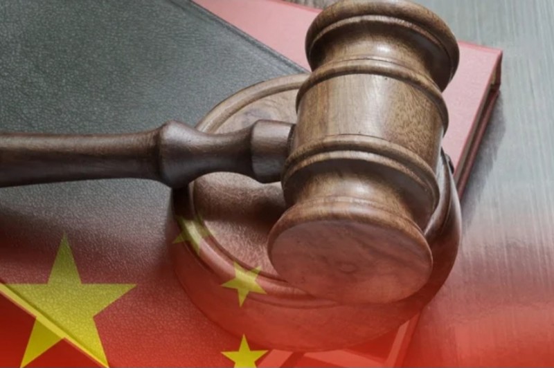 Суд в Китае только через шесть лет разрешил женщине развестись с мужем, пытавшимся ее убить