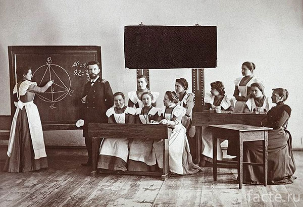 Чем женщины обязаны революции: история развития женского образования в России
