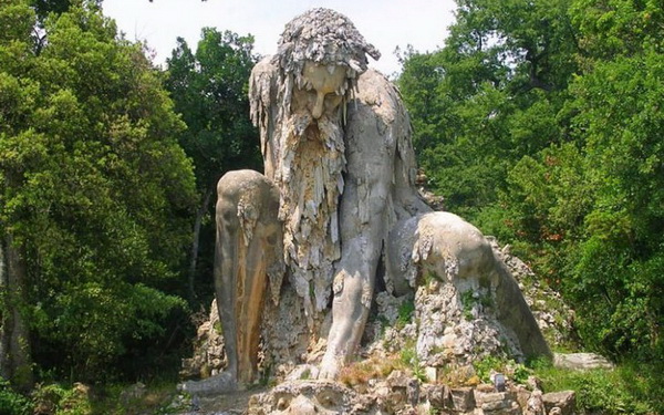 Colosso dell’Appennino: мудрый озерный страж
