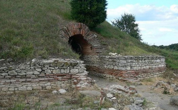 Гробница в Поморие