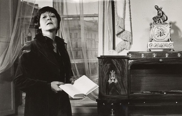 Изабелла Ахатовна Ахмадулина. Она ушла, растаяла в тумане...