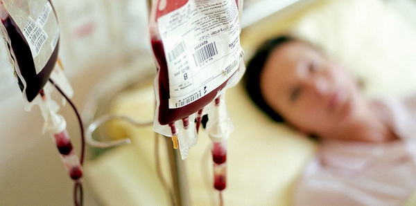 Первое в истории успешное переливание крови человеку