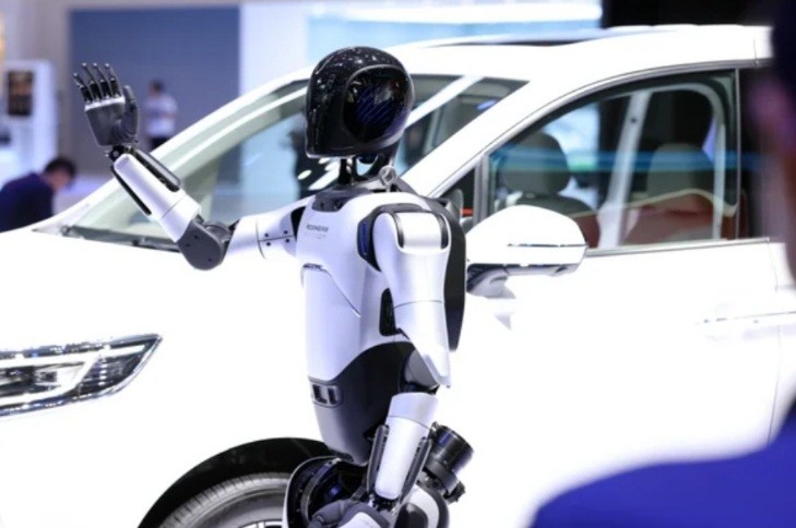 Робот-гуманоид прошел больше 100 км и установил мировой рекорд